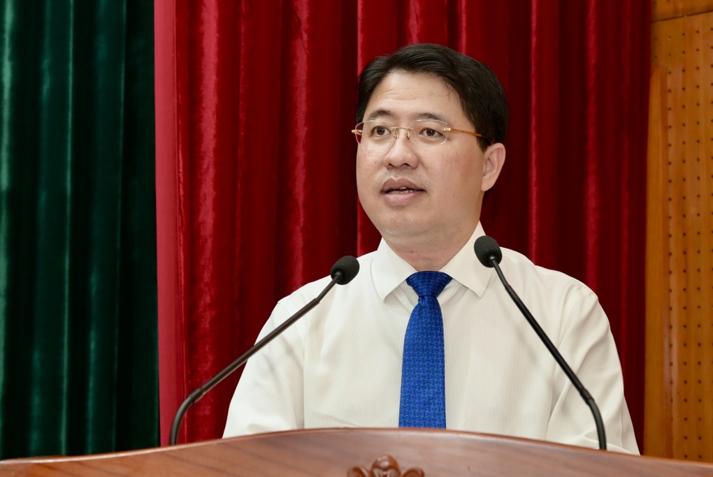 Ông Phạm Hồng Sơn làm Bí thư Đảng ủy cơ quan Văn phòng Thành ủy TPHCM - 1 Ông Phạm Hồng Sơn làm Bí thư Đảng ủy cơ quan Văn phòng Thành ủy TPHCM - 1