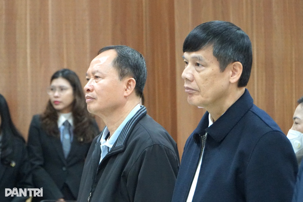 Cựu Bí thư và cựu Chủ tịch Thanh Hóa được tòa trả lại hơn 2,2 tỷ đồng - 1 Cựu Bí thư và cựu Chủ tịch Thanh Hóa được tòa trả lại hơn 2,2 tỷ đồng - 1