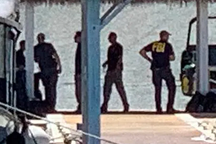 FBI đột kích “đảo ấu dâm” của tỷ phú Mỹ vừa tự tử trong tù