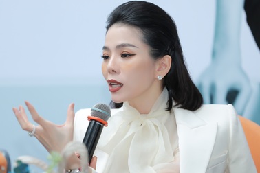 Ca sĩ Lệ Quyên: "Những lúc đối diện với biến cố, tôi thường co mình lại"