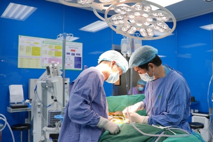 Đau đầu vào 9-10 giờ sáng, đi khám phát hiện khối u chèn ép não