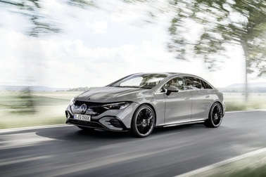 Mercedes dừng phát triển xe plug-in hybrid để dồn lực cho xe điện