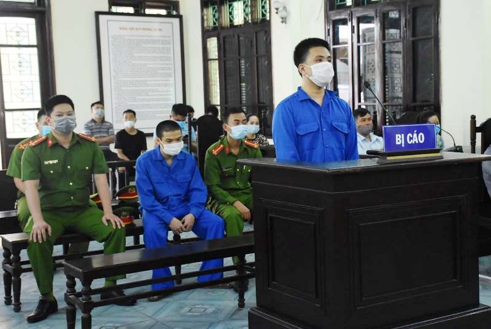 Giám đốc công ty vận tải Phúc Cường và đàn em lĩnh 30 tháng tù - 2 Giám đốc công ty vận tải Phúc Cường và đàn em lĩnh 30 tháng tù - 2