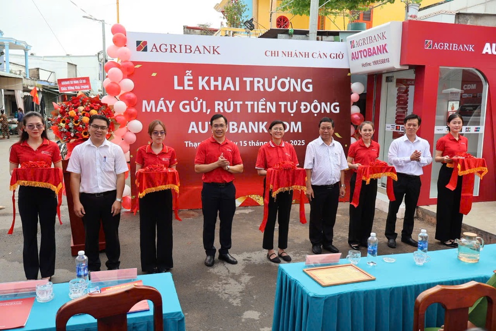 Agribank mang dịch vụ ngân hàng hiện đại góp phần phát triển xã đảo Thạnh An - 1 Agribank mang dịch vụ ngân hàng hiện đại góp phần phát triển xã đảo Thạnh An - 1