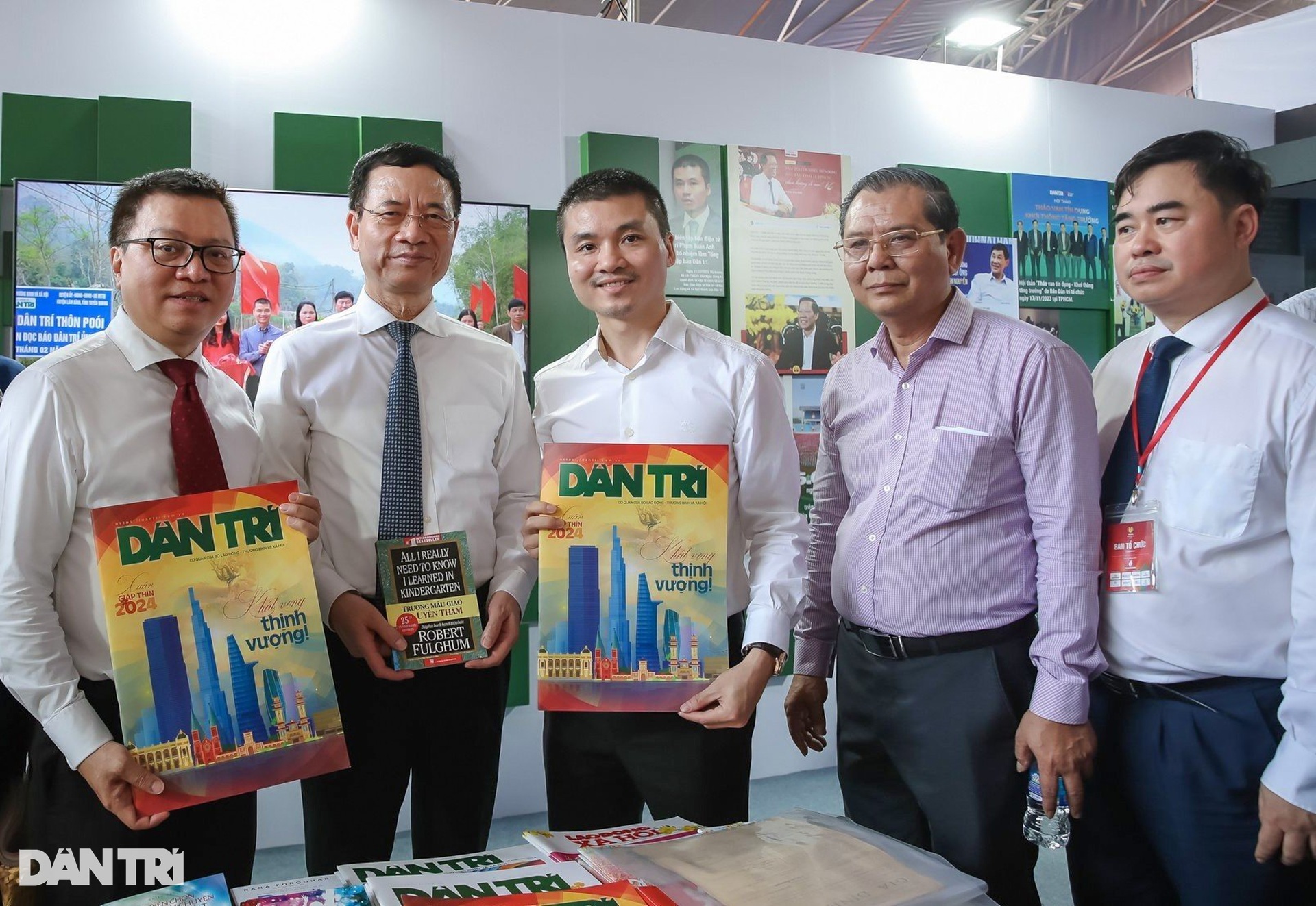 Hội Báo toàn quốc 2024 nhộn nhịp trong ngày khai mạc - 7 Hội Báo toàn quốc 2024 nhộn nhịp trong ngày khai mạc - 7