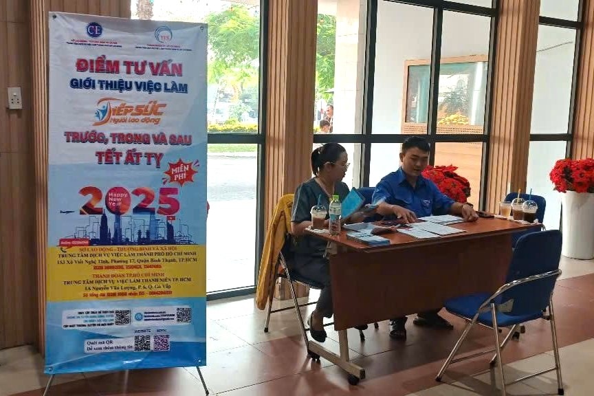 ผู้รับสวัสดิการว่างงานลดลง 44% - 2 Người nhận trợ cấp thất nghiệp giảm 44% - 2