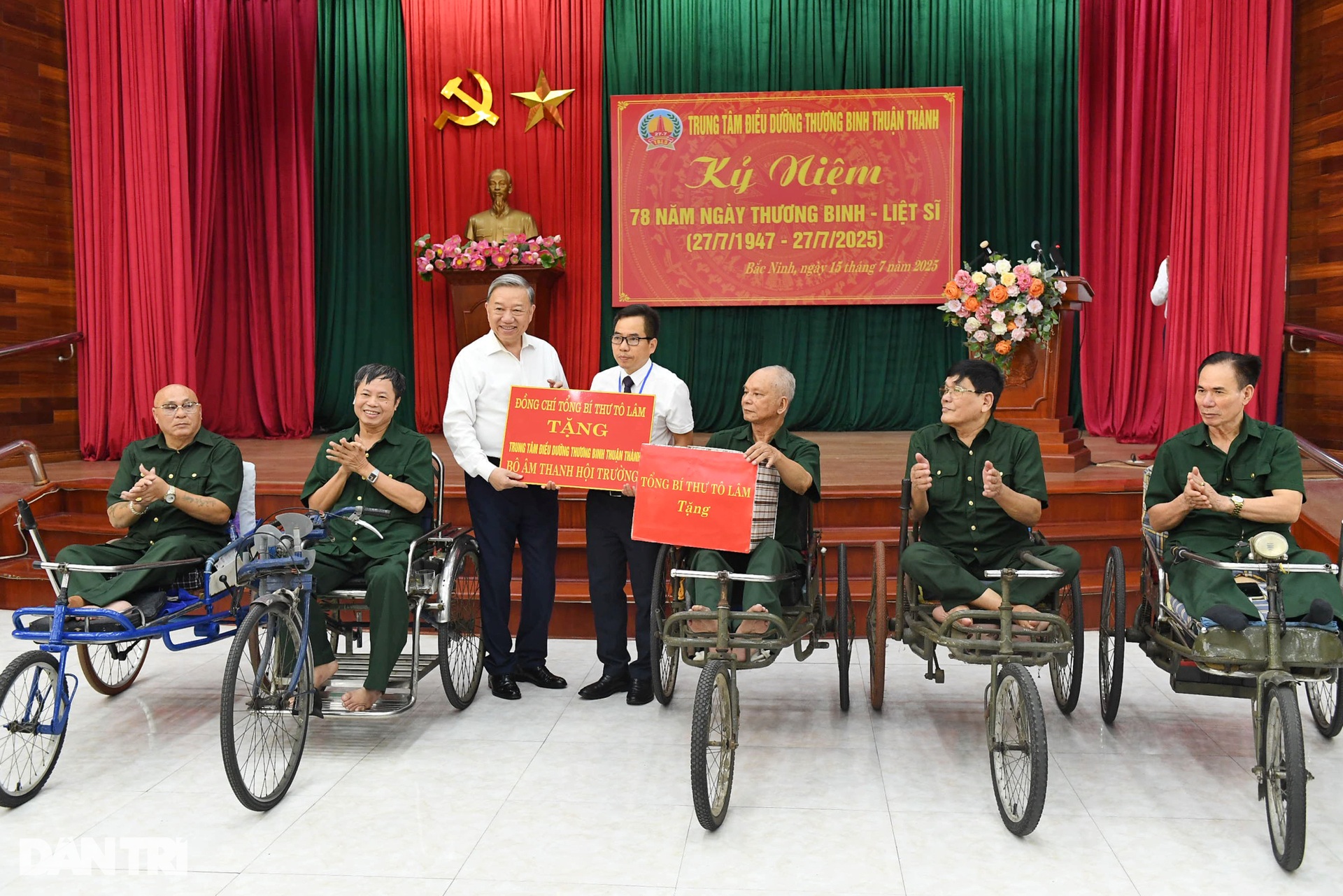 Tổng Bí thư: Chăm lo, đền đáp người có công là mệnh lệnh từ trái tim! - 10 Tổng Bí thư: Chăm lo, đền đáp người có công là mệnh lệnh từ trái tim! - 10