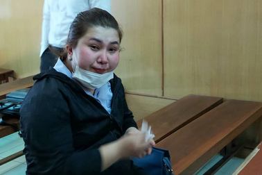 Nữ nhân viên bệnh viện làm giả giấy xác nhận tiêm vaccine Covid-19