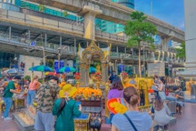 Người Việt "đổ xô" xuất ngoại, du lịch nước ngoài "trả thù" đại dịch