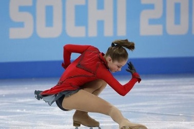 VĐV 15 tuổi xinh đẹp mang HCV đầu tiên cho Nga ở Olympic Sochi