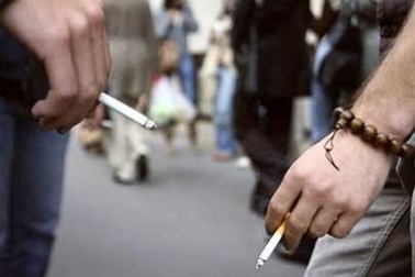 Năm 2010: Cấm tuyệt đối hành vi hút thuốc lá nơi công cộng