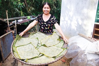 Bánh đăng báo - món “độc” Quảng Nam