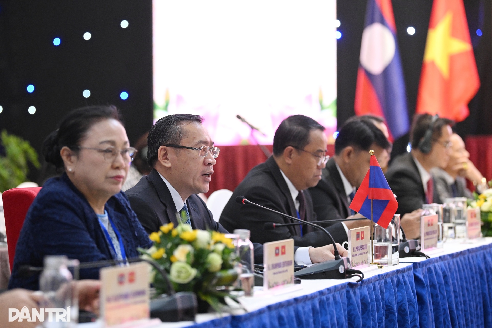 Überblick über die 9. Konferenz der Arbeitsminister Vietnams und Laos – 9 Toàn cảnh Hội nghị Bộ trưởng Lao động Việt Nam - Lào lần thứ 9 - 9