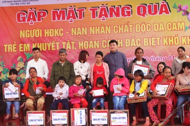 Báo Dân trí mang "Xuân ấm" đến với người nghèo tỉnh Gia Lai