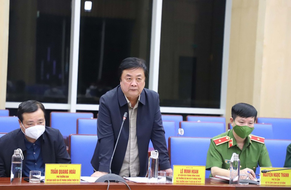 Đảm bảo an toàn cho người hồi hương khi di chuyển trong bão số 8 - 4 Đảm bảo an toàn cho người hồi hương khi di chuyển trong bão số 8 - 4