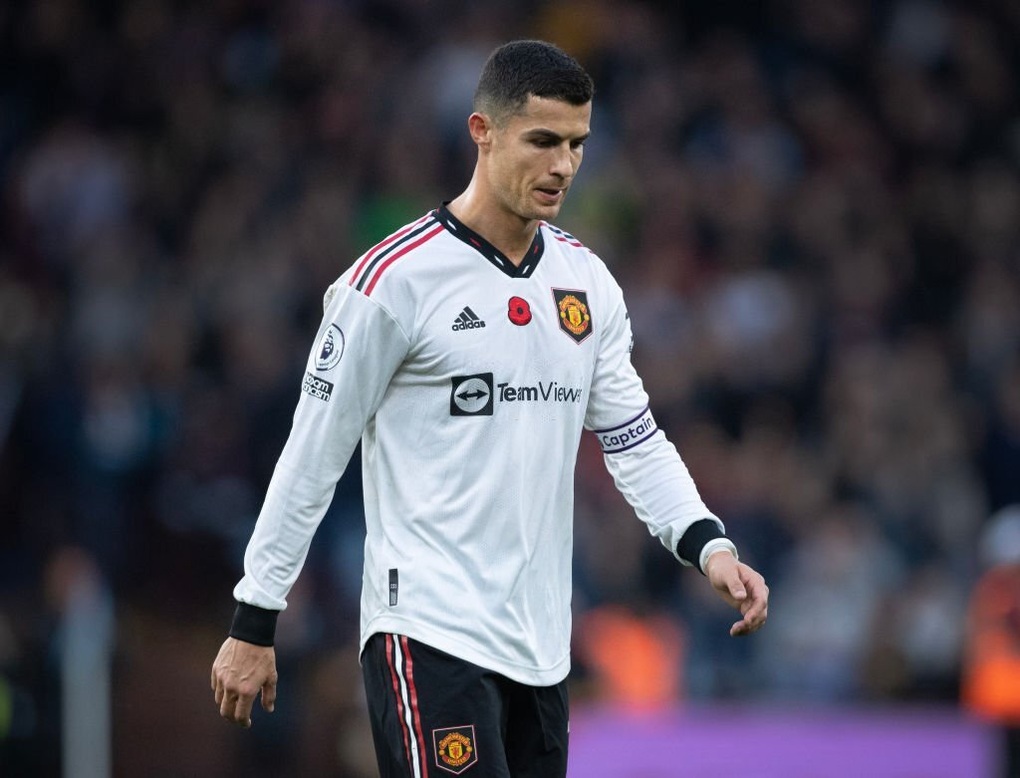 Vì sao Man Utd chưa vội vàng hủy hợp đồng của Ronaldo? - 2 Vì sao Man Utd chưa vội vàng hủy hợp đồng của Ronaldo? - 2