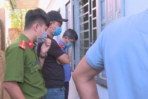 Đôi vợ chồng nghèo cùng tử vong trong tư thế treo cổ