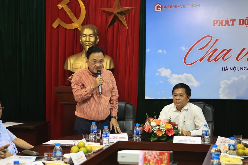 Cuộc thi viết Cha và con gái với giải thưởng 15 triệu đồng - 2 Cuộc thi viết Cha và con gái với giải thưởng 15 triệu đồng - 2