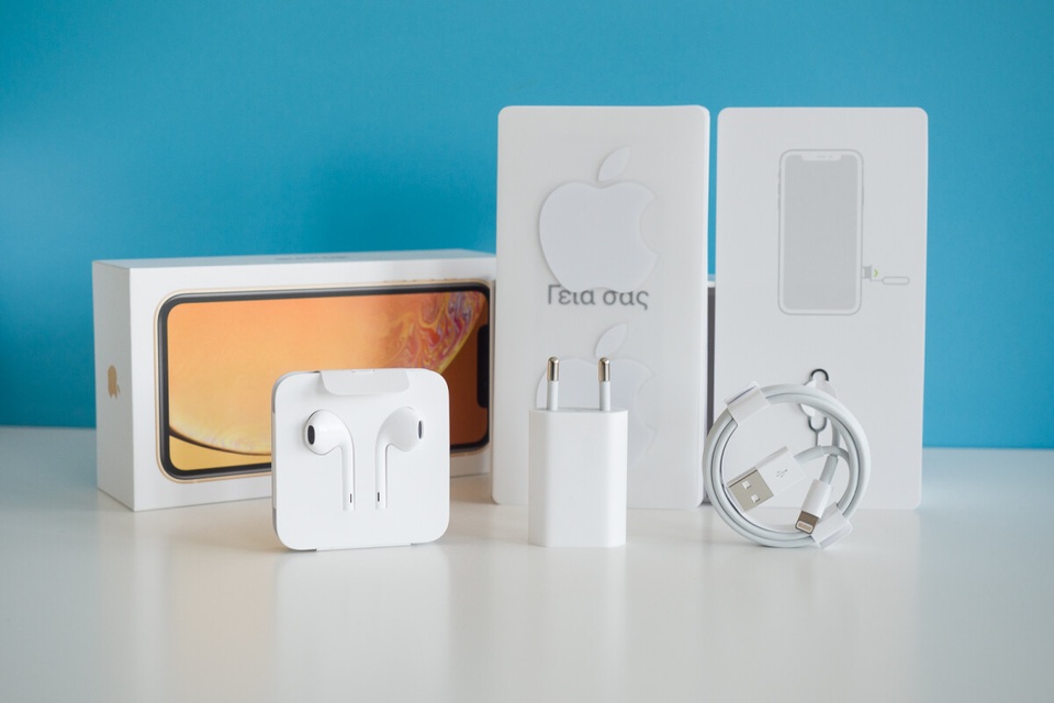 Apple cắt giảm cáp và sạc của iPhone - Vì lợi nhuận hay vì môi trường? - 1 Apple cắt giảm cáp và sạc của iPhone - Vì lợi nhuận hay vì môi trường? - 1