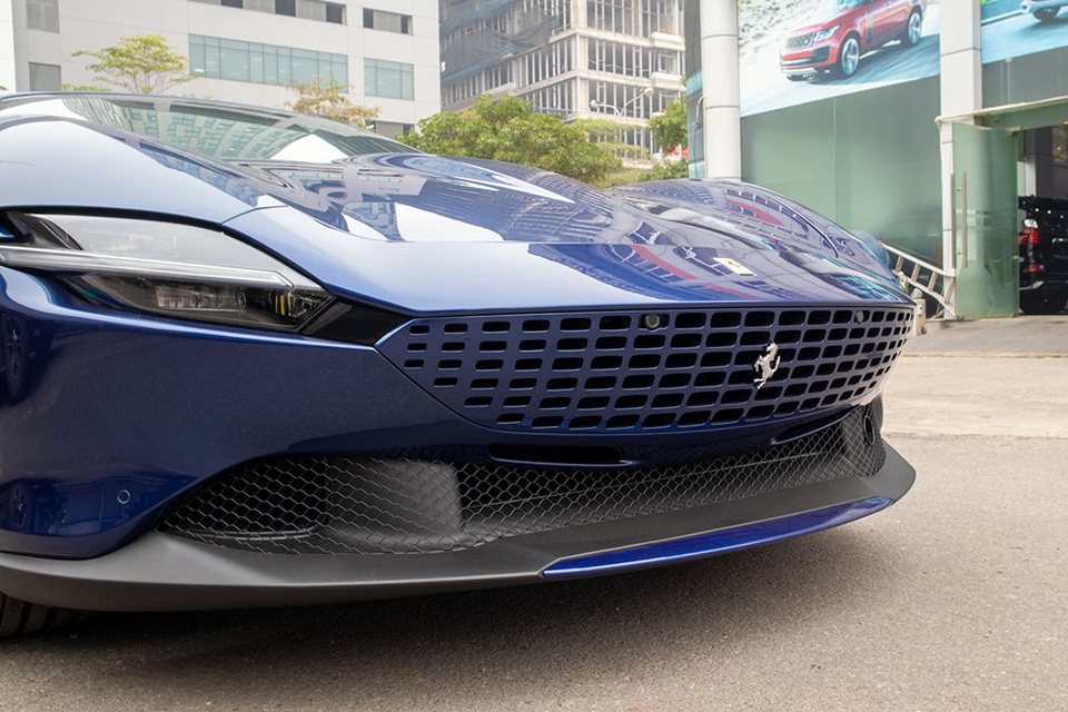 Soi chi tiết Ferrari Roma: Siêu xe 20 tỷ độc nhất châu Á vừa về Việt Nam - 3 Soi chi tiết Ferrari Roma: Siêu xe 20 tỷ độc nhất châu Á vừa về Việt Nam - 3