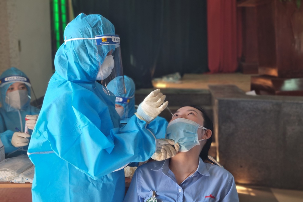 Đà Nẵng: Nữ công nhân nhiễm SARS-CoV-2, xét nghiệm cả công ty 4.000 người - 3 Đà Nẵng: Nữ công nhân nhiễm SARS-CoV-2, xét nghiệm cả công ty 4.000 người - 3
