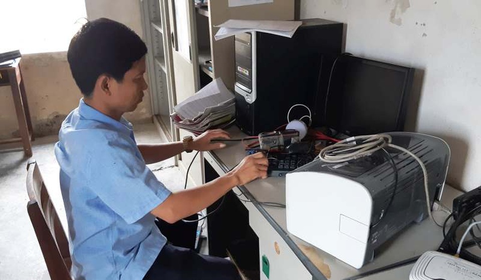 Nhiều phòng học sắp sập, giáo viên và học sinh lo ngay ngáy - 11 Nhiều phòng học sắp sập, giáo viên và học sinh lo ngay ngáy - 11