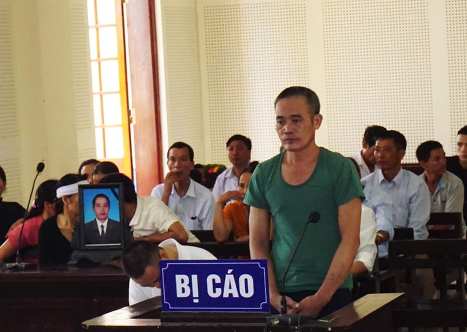 Đâm chết người vì bị trách “hứa cho đất nghĩa trang mà không giữ lời” - 1 Đâm chết người vì bị trách “hứa cho đất nghĩa trang mà không giữ lời” - 1