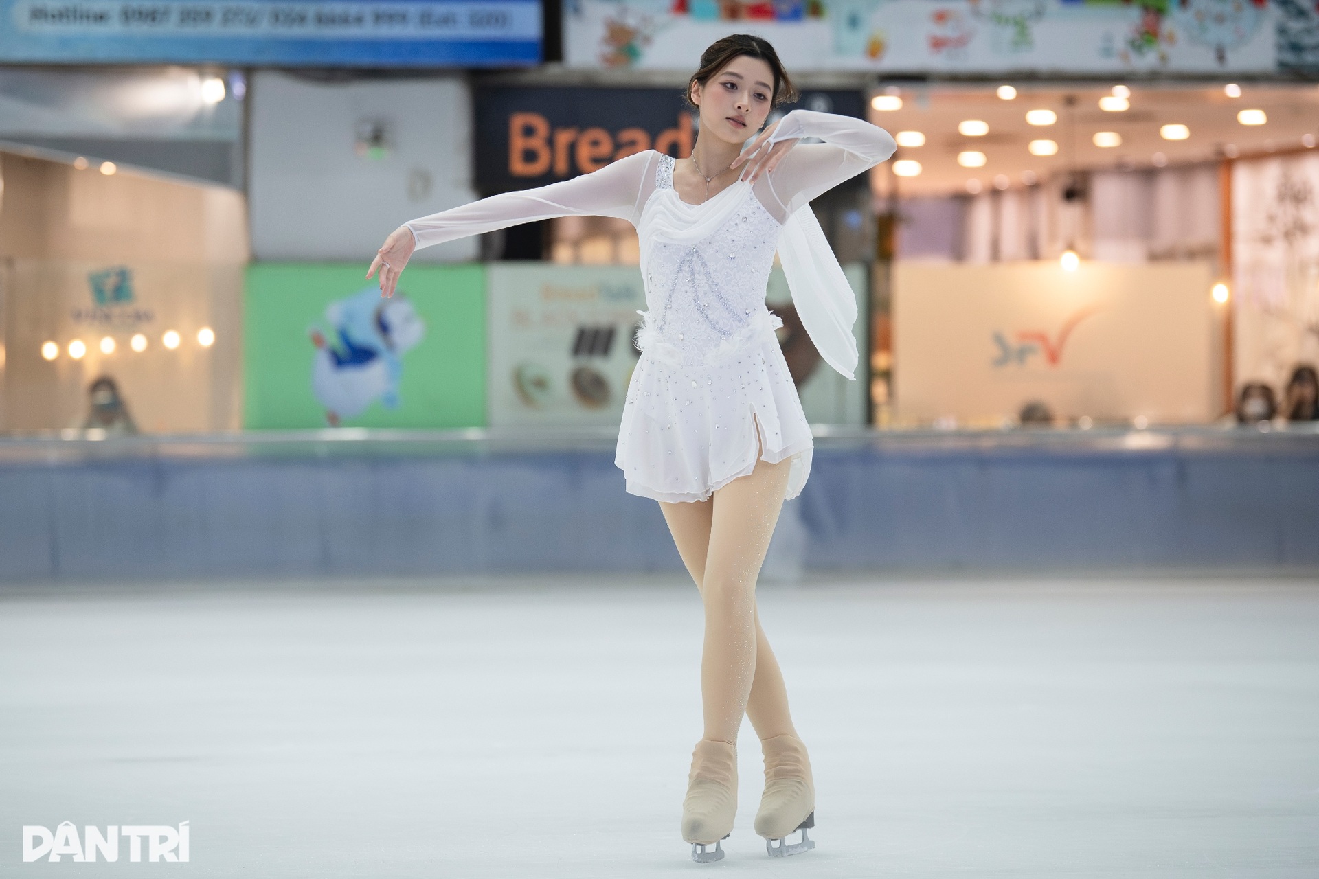全国ユースフィギュアスケート選手権で美女たちがその美しさを披露 - 3 Những bóng hồng khoe sắc tại Giải vô địch trẻ trượt băng Quốc gia - 3