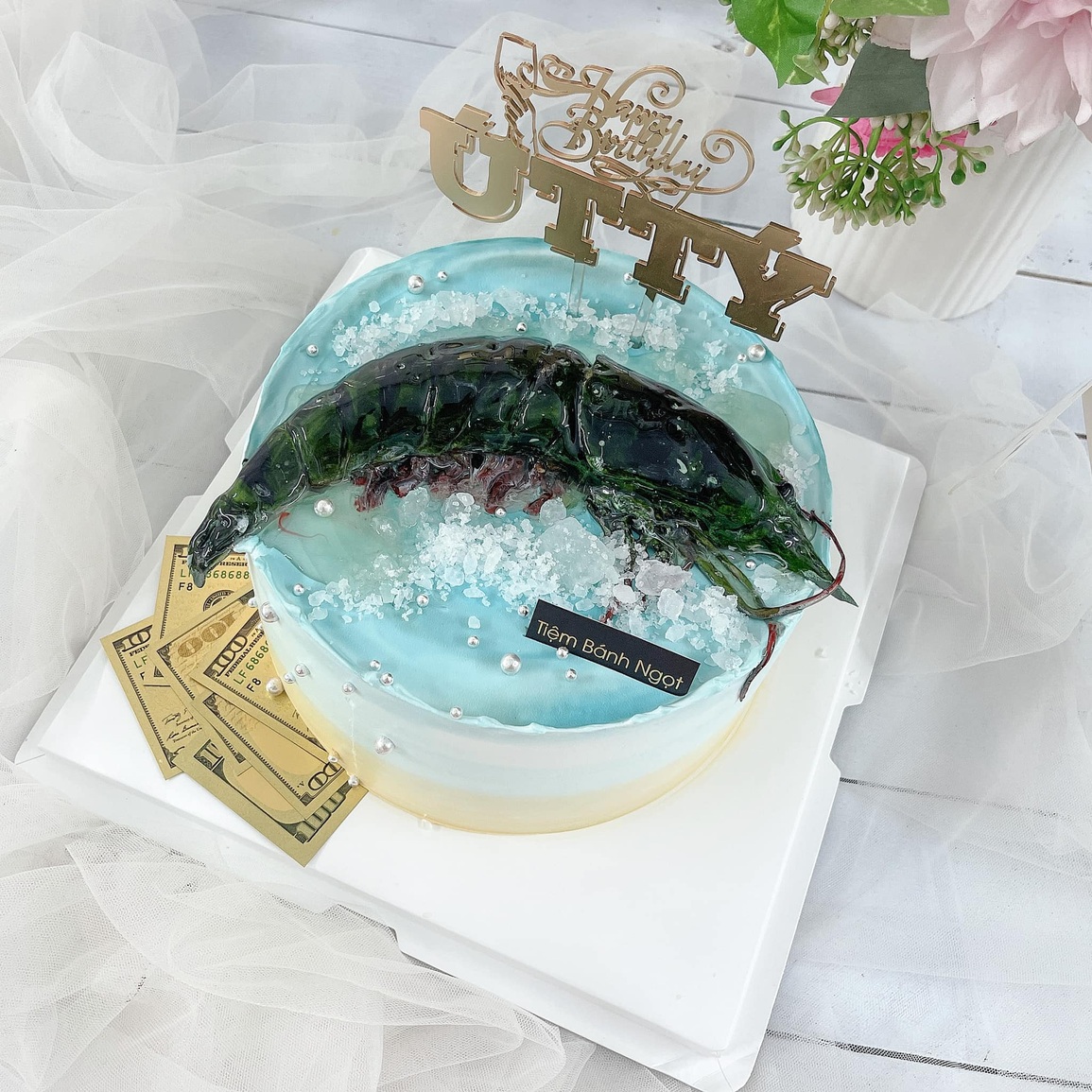 Những chiếc bánh kem hình con cá, con tôm, tô mì... sống động như thật - 6 Những chiếc bánh kem hình con cá, con tôm, tô mì... sống động như thật - 6