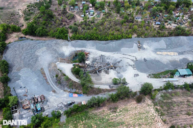 Mập mờ giấy phép khai thác khoáng sản để "qua mặt" chính quyền?