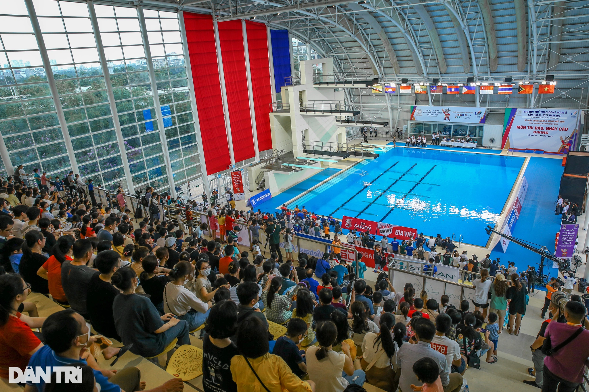 Mãn nhãn các SVĐ đẹp như mơ, chật kín khán giả cổ vũ SEA Games ở Việt Nam - 19 Mãn nhãn các SVĐ đẹp như mơ, chật kín khán giả cổ vũ SEA Games ở Việt Nam - 19