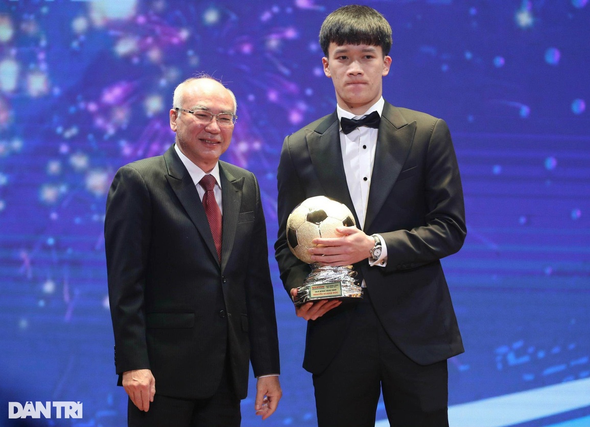 Nguyễn Hoàng Đức: Từ viên ngọc thô tới Quả bóng vàng Việt Nam - 1 Nguyễn Hoàng Đức: Từ viên ngọc thô tới Quả bóng vàng Việt Nam - 1