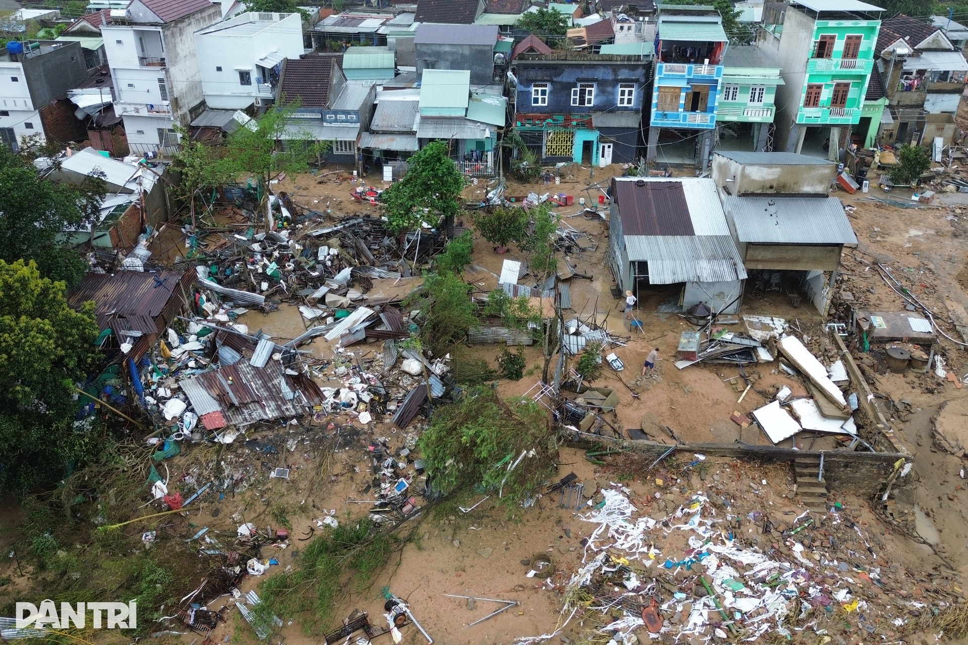 Nơi cơn đại hồng thủy vừa đi qua - 1