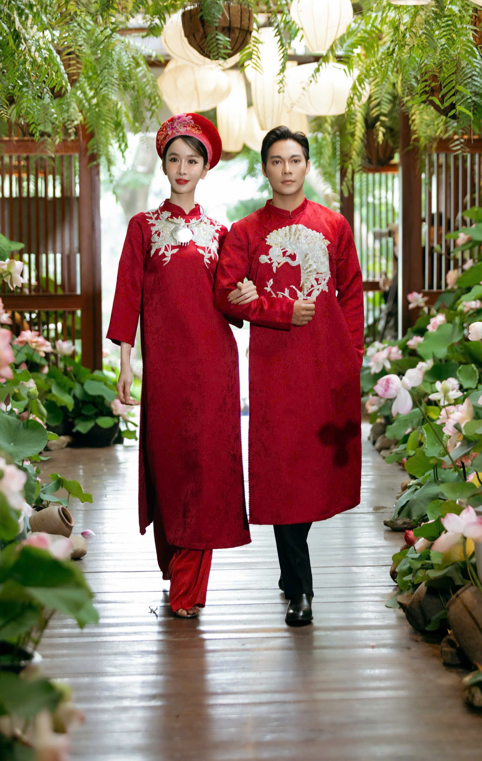 Á hậu Hương Ly duyên dáng trình diễn áo dài của NTK Cao Minh Tiến - 6 Á hậu Hương Ly duyên dáng trình diễn áo dài của NTK Cao Minh Tiến - 6