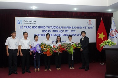 Đào tạo nhân tài ngành bảo hiểm vì xã hội bền vững