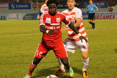 Thắng hủy diệt V.Ninh Bình, B.Bình Dương lên ngôi nhì bảng