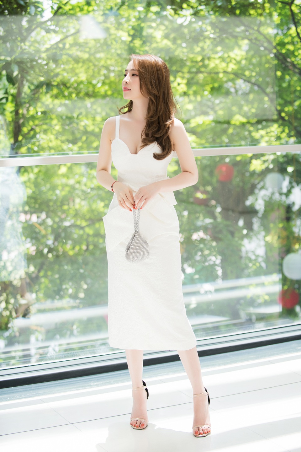 Khoe hình thể quyến rũ, Quỳnh Nga nhắn chị em “đừng để lo toan nuốt chửng” - 7 Khoe hình thể quyến rũ, Quỳnh Nga nhắn chị em “đừng để lo toan nuốt chửng” - 7