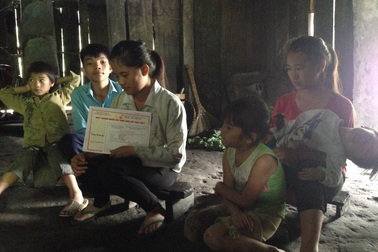 Nữ sinh người Mông trúng tuyển ĐH Luật Hà Nội có nguy cơ phải bỏ học vì nhà nghèo