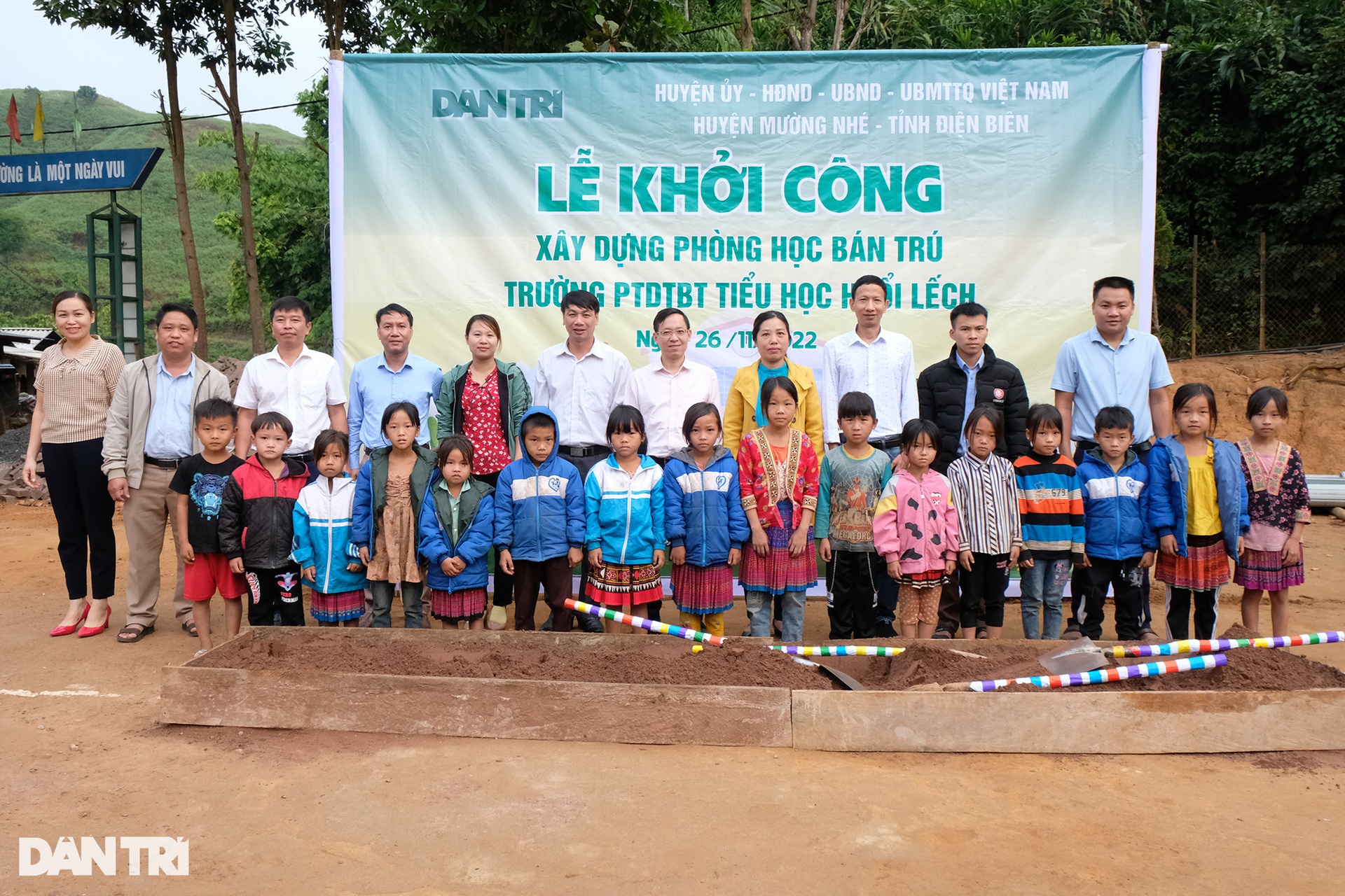 Khởi công xây dựng nhà ở bán trú cho học sinh Huổi Lếch: Niềm vui nhân đôi - 9 Khởi công xây dựng nhà ở bán trú cho học sinh Huổi Lếch: Niềm vui nhân đôi - 9