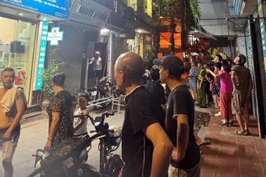 Nam thanh niên ở Hà Nội rơi từ tầng 4 xuống đất