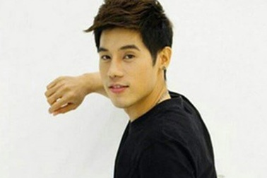 Chàng xe ôm Thái Lan gây sốt vì điển trai