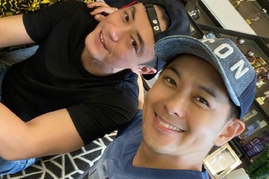 “Ông xã” và “tình cũ” của Lâm Tâm Như thân thiết