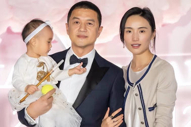 Vợ kém 19 tuổi muốn chung tay gánh vác khoản nợ triệu USD với Lý Á Bằng