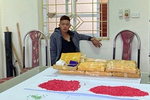 Bắt đối tượng đang bị truy nã, nhưng vẫn vận chuyển 72.000 viên ma túy