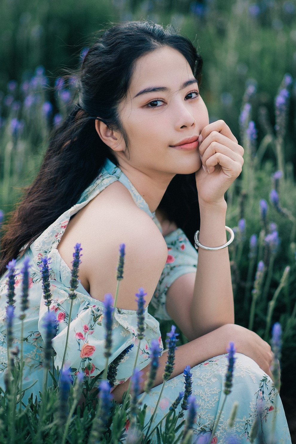 Nam Em phản ứng sao trước câu hỏi đang được đại gia bao nuôi? - 4 Nam Em phản ứng sao trước câu hỏi đang được đại gia bao nuôi? - 4