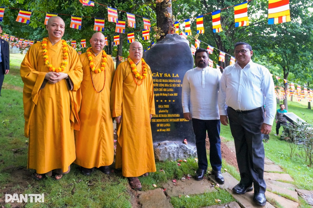 Tổng thống Sri Lanka chiêm bái lễ Phật tại chùa Bái Đính - 3 Tổng thống Sri Lanka chiêm bái lễ Phật tại chùa Bái Đính - 3