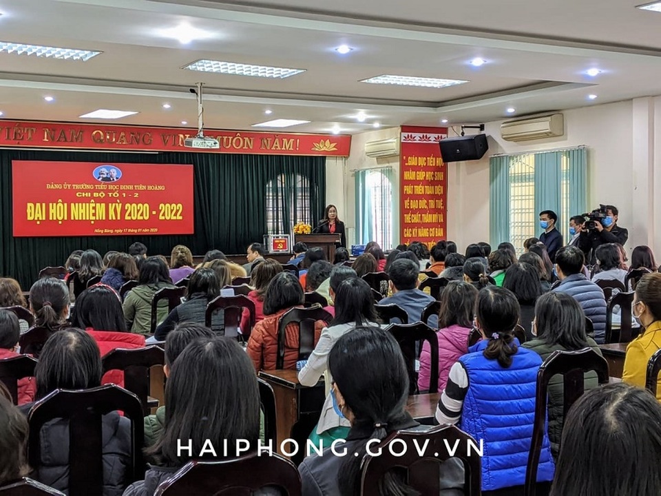 Lơ là công tác phòng chống virus Corona, hiệu trưởng một trường THPT bị yêu cầu điều chuyển công tác - 2 Lơ là công tác phòng chống virus Corona, hiệu trưởng một trường THPT bị yêu cầu điều chuyển công tác - 2