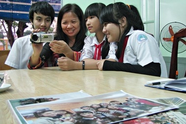 Gặp nhóm học trò làm phim ngăn kỳ thị người có HIV/AIDS