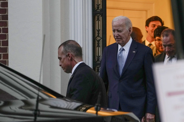 Mỹ điều tiêm kích chặn máy bay vi phạm không phận gần nhà ông Biden