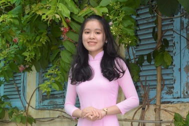 Cảm phục nghị lực vượt khó của nữ sinh sư phạm mồ côi cha mẹ